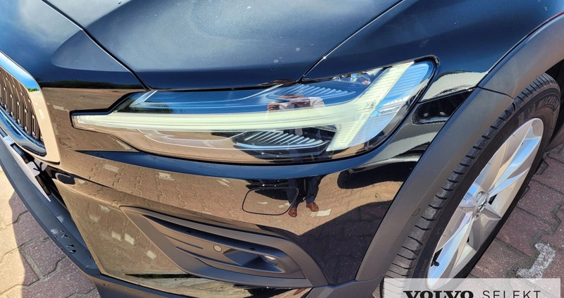 Volvo V60 Cross Country cena 179900 przebieg: 38000, rok produkcji 2021 z Szczekociny małe 497